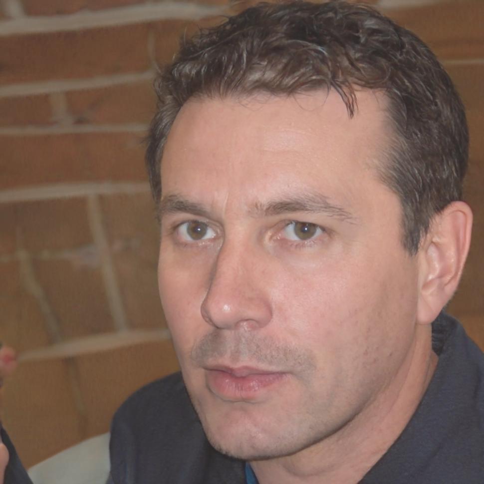 Instructor especializado en fraude financiero