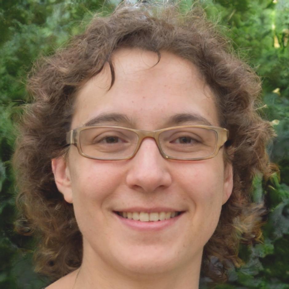 Instructora experta en seguridad financiera